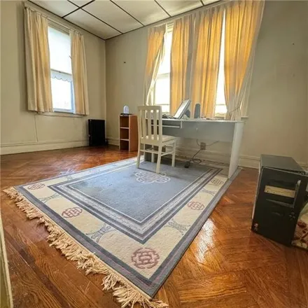 Image 4 - 1443 East 15th Street, New York, NY 11230, USA - House for sale