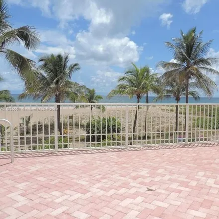 Image 3 - 710 North Ocean Boulevard, Pinehurst Village, Pompano Beach, FL 33062, USA - Condo for sale