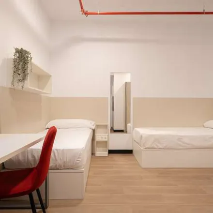 Image 2 - Calle Madre Rafols, 2, 50004 Zaragoza, Spain - Apartment for rent