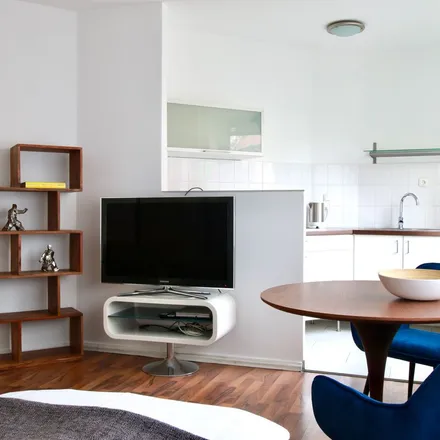 Rent this 1 bed apartment on Pantaleonswall 36 in 50676 Cologne, Germany