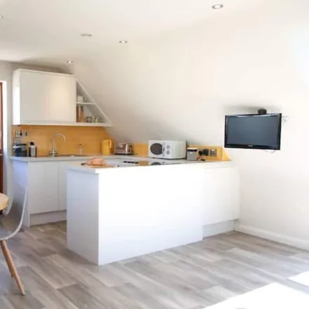 Image 3 - Hemyock, EX15 3RL, United Kingdom - Apartment for rent