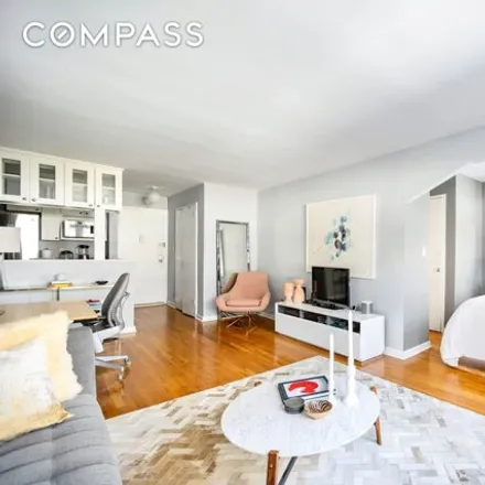 Image 3 - 22 West 14th Street, New York, NY 10011, USA - Apartment for sale