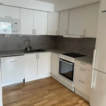 Rent this 2 bed apartment on Humleplan in 572 33 Oskarshamn, Sweden