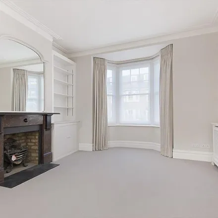 Rent this 5 bed apartment on Iveley Road in London, SW4 0EN