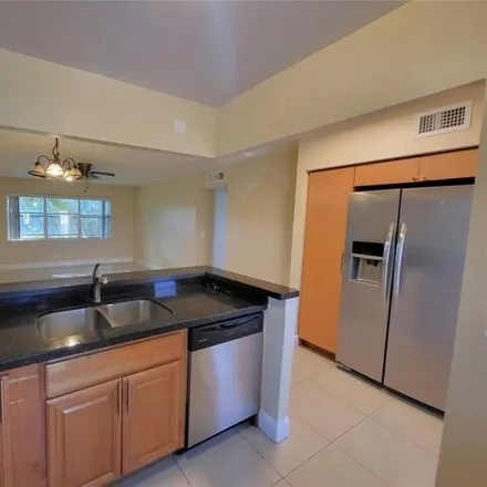 Rent this 3 bed condo on Deerfield Beach Middle School in 701 Southeast 6th Avenue, Shorewood