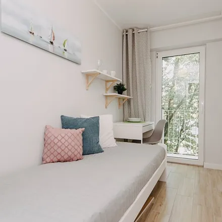 Rent this 7 bed room on Ogólna 7 in 01-702 Warsaw, Poland