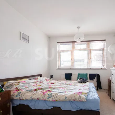 Image 2 - 93a-97a Astonville Street, London, SW18 5PD, United Kingdom - Apartment for rent