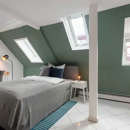 Rent this 1 bed apartment on Kettenhofweg 80 in 60325 Frankfurt, Germany