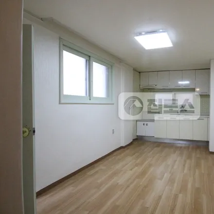 Rent this 2 bed apartment on 서울특별시 강남구 역삼동 673-12