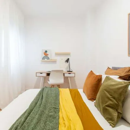 Rent this 7 bed apartment on Madrid in txirimiri, Calle de Ferraz