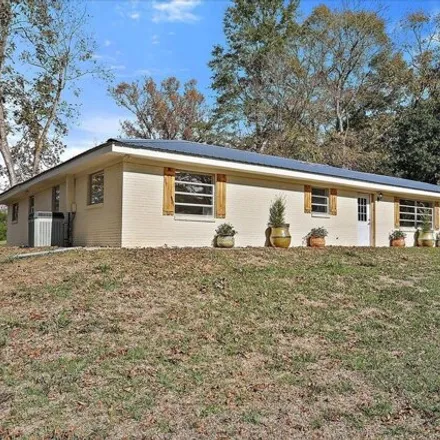 Image 2 - 417 5th Street Southwest, Magee, Simpson County, MS 39111, USA - House for sale