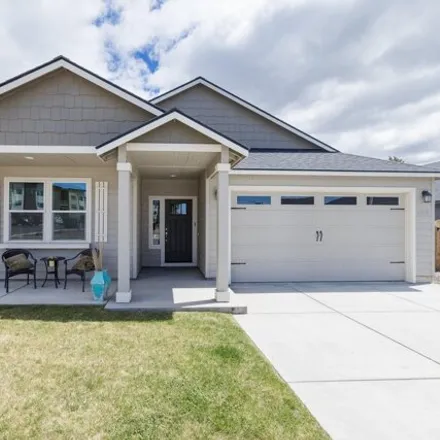 Buy this 3 bed house on Southwest 34th Street in Redmond, OR 91156