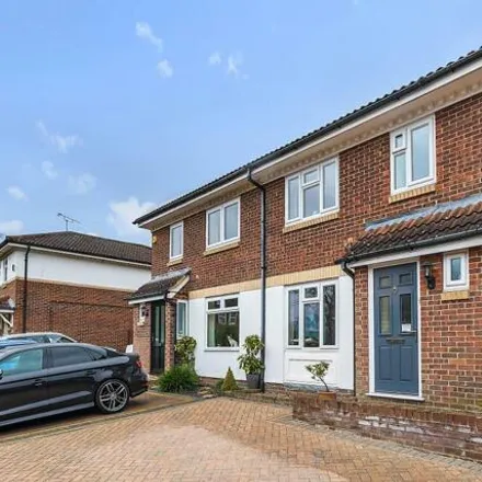 Buy this 3 bed duplex on Gosling Grove in Downley, HP13 5YS