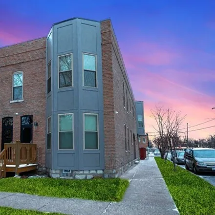 Rent this 2 bed condo on 13443 Greenwood Ave Unit 1E in Blue Island, Illinois