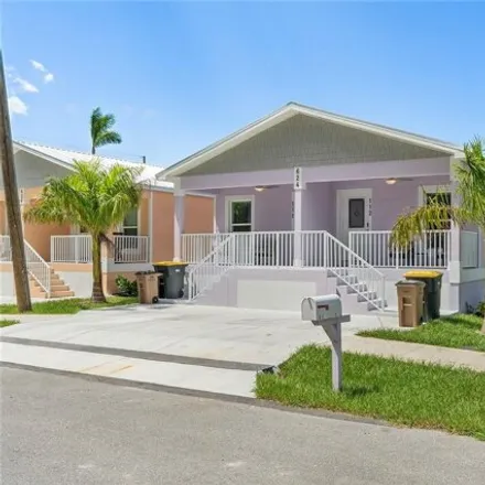 Image 3 - 650 Fitzhugh Avenue, Punta Gorda, FL 33950, USA - House for sale