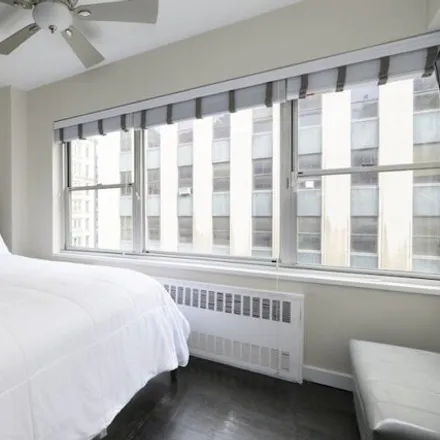 Image 4 - 132 East 22nd Street, New York, NY 10010, USA - Condo for sale