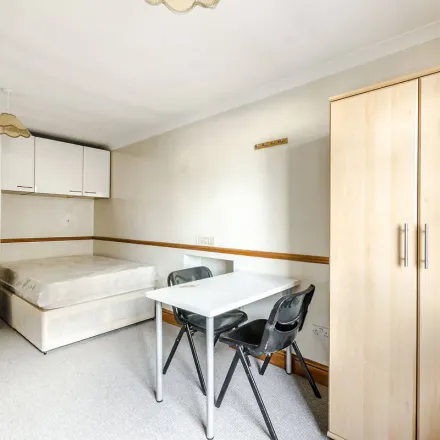 Image 7 - Ambassadors Hotel, 16 Collingham Road, London, SW5 0QD, United Kingdom - Apartment for rent