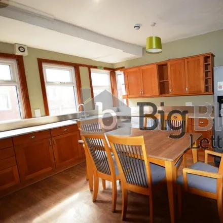 Image 2 - 39 Manor Drive, Leeds, LS6 1DD, United Kingdom - Townhouse for rent