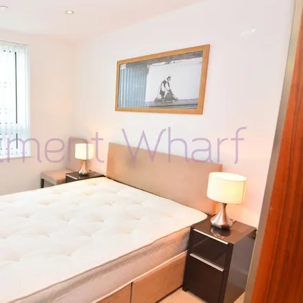 Rent this 1 bed room on Lincoln Plaza London in Curio Collection by Hilton, 2 Lincoln Plaza