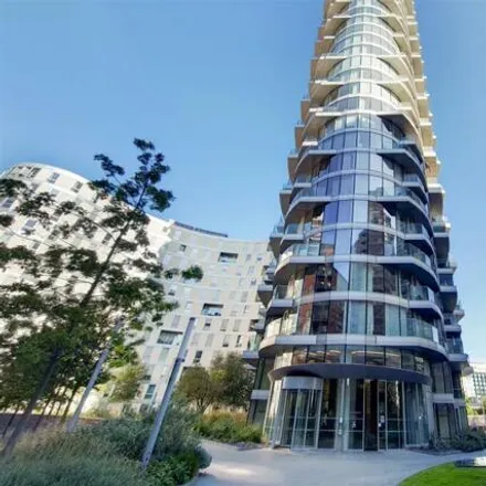 Image 1 - Charrington Tower, 11 Biscayne Avenue, London, E14 9AU, United Kingdom - Room for rent