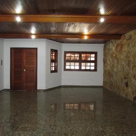 Buy this 3 bed house on Avenida Independência in Cidade Alta, Piracicaba - SP