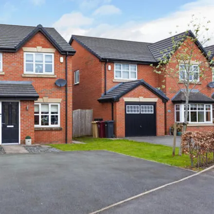 Buy this 3 bed duplex on Hough Fold Way in Bradshaw, BL2 3NB