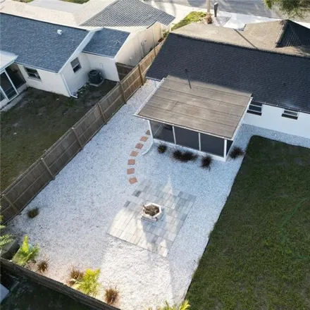 Image 2 - 1722 Dartmouth Drive, Holiday, FL 34691, USA - House for sale