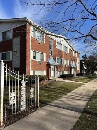 Rent this 1 bed condo on 682 Washington Boulevard in Oak Park, IL 60302