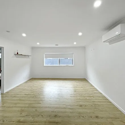 Image 3 - Cavan Grove, Alfredton VIC 3350, Australia - Apartment for rent