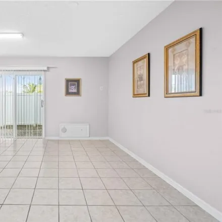 Image 6 - 530 Garland Circle, Indian Rocks Beach, Pinellas County, FL 33785, USA - Townhouse for sale
