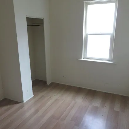 Rent this 3 bed apartment on Avenue Q South in Saskatoon, SK S7M 2W8