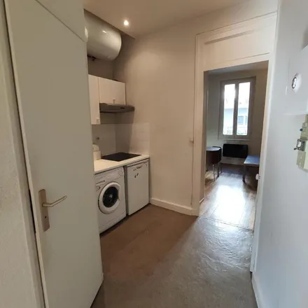 Image 2 - 33 Rue Varichon, 69008 Lyon, France - Apartment for rent