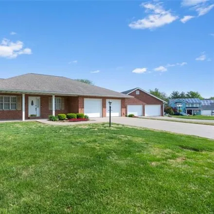 Buy this 3 bed house on 2116 Yorktown Drive in Cape Girardeau, MO 63701