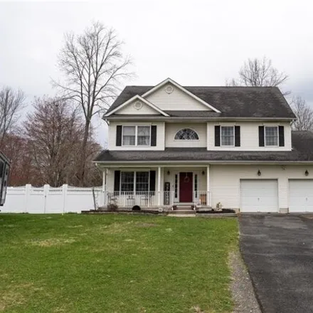 Buy this 4 bed house on 9 Gatehouse Place in Montgomery, Village of Walden
