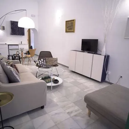 Image 3 - Calle Álvarez Quintero, 30, 41004 Seville, Spain - Apartment for rent