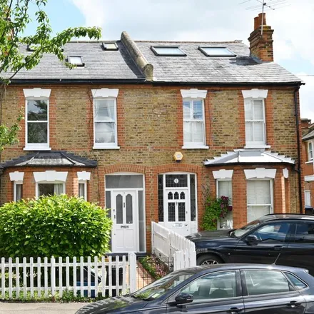 Rent this 3 bed townhouse on 5 Laurel Avenue in London, TW1 4HZ