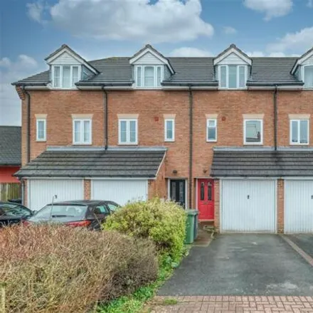 Buy this 3 bed townhouse on Feckenham Road in Callow Hill, B97 5AR