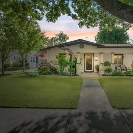 Buy this 5 bed house on 528 Sycamore Avenue in Modesto, CA 95354