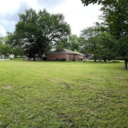 Image 8 - 443 Mineral Wells Street, Terrell, TX 75160, USA - House for sale