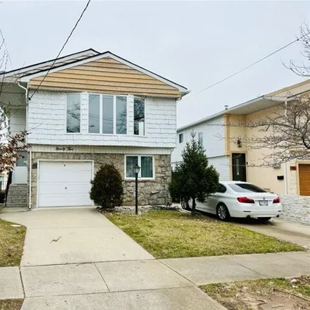 Buy this 5 bed house on 95 Slater Boulevard in New York, NY 10305