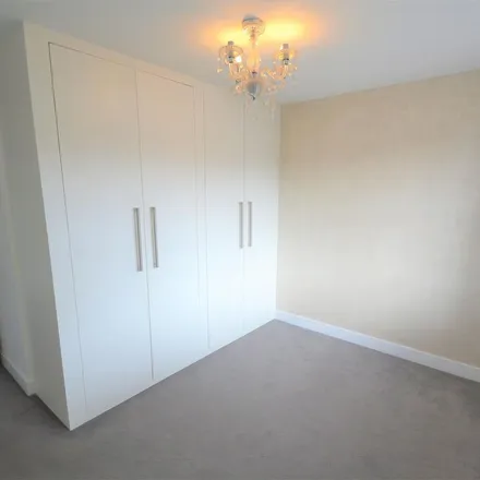 Rent this 2 bed apartment on Pop In Sandwich bar in 1 Station Road, London