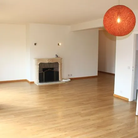 Rent this 2 bed apartment on Avenue du Chant d'Oiseau - Vogelzanglaan 134A in 1160 Auderghem - Oudergem, Belgium