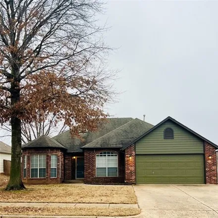 Rent this 3 bed house on 10172 East 115th Place South in Bixby, OK 74008