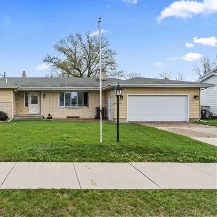 Buy this 3 bed house on 633 Birkenbine Drive in Sun Prairie, WI 53590