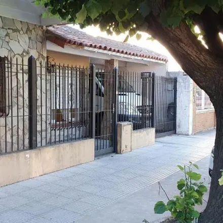Buy this 3 bed house on Directorio in Partido de Lomas de Zamora, B1836 CXJ Llavallol
