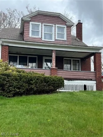 Image 2 - 584 West Ravenwood Avenue, Youngstown, OH 44511, USA - House for sale