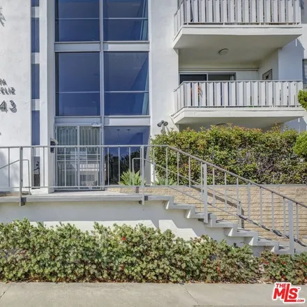 Buy this 2 bed condo on 4343 Finley Avenue in Los Angeles, CA 90027