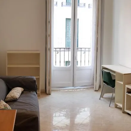 Image 3 - Hostal Los Alpes, Calle de Fuencarral, 17, 28004 Madrid, Spain - Apartment for rent
