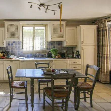 Rent this 4 bed house on 84200 Carpentras