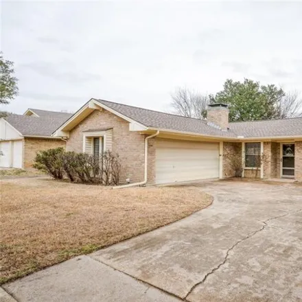 Rent this 3 bed house on 2114 Southmoor Drive in Carrollton, TX 75006